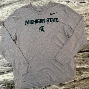 Nike Dri-Fit Michigan State Spartans Long Sleeve Tee
Size XL